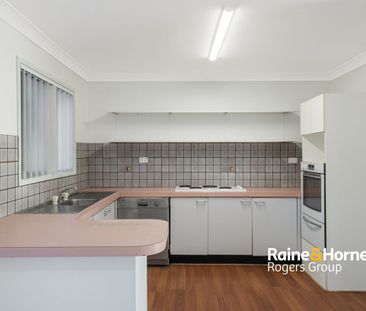 Large Family Home! - Photo 4