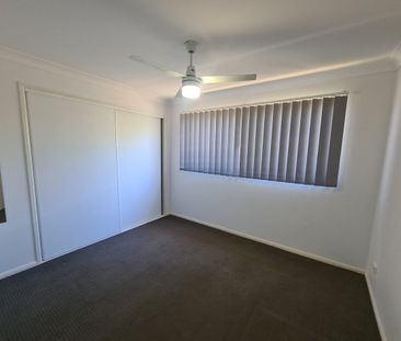 NO FURTHER INSPECTIONS- MODERN AIR CONDITIONED HOME WITH SOLAR - Photo 2