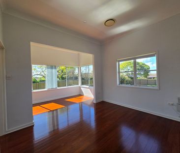 Prestige Living Meets Breathtaking Views - Photo 2