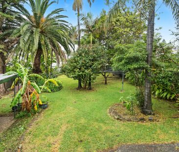 Spacious Family Home in Popular Corrimal Location - Photo 1