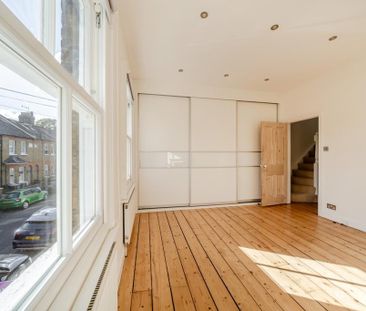4 bedroom terraced house to rent - Photo 3