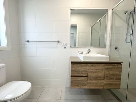 Stylish & Spacious Family Home - Photo 5