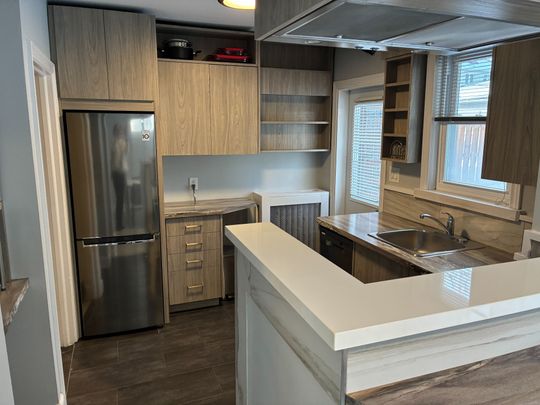 For Lease - 36 Lawrence Avenue Unit# Main Floor, Toronto, Ontario - Photo 1