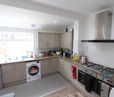 1 bedroom in a house share to rent - Photo 5