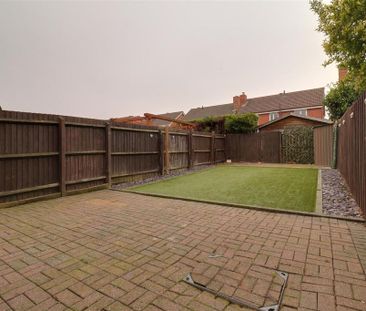 2 bedroom end of terrace house to rent - Photo 5