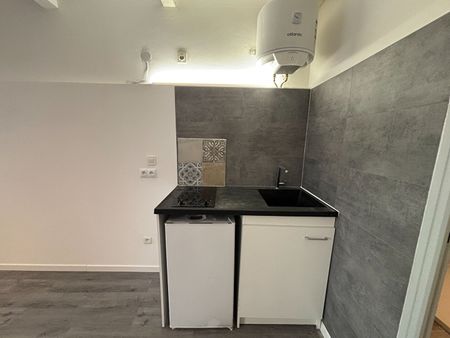 Location Appartement 1 pièce 28m² NIMES 30000 - Photo 4