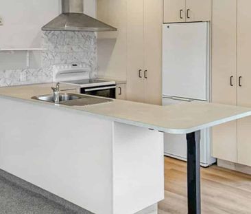 2 bedroom home in Hamilton! - Photo 3