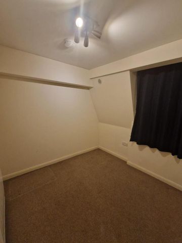 3 bedroom flat to rent - Photo 5
