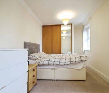 Godwin Court, Swindon, Swindon, SN1 - Photo 3