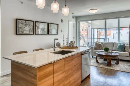 UPTEN Apartment - 201 10th Ave SE — 2 Bedroom X05 - Photo 4