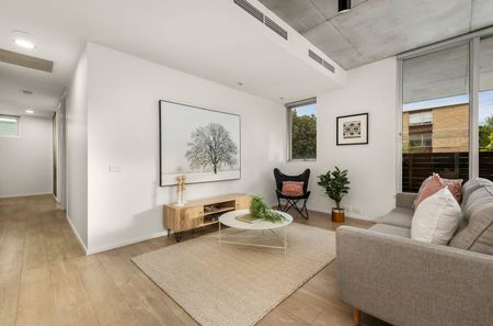 SPACIOUS LIVING WITH OVERSIZED TERRACE - Photo 4