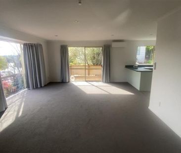 Modern Living - Photo 2