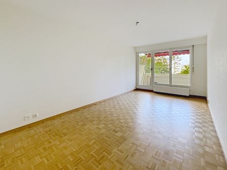 Appartement spacieux de 5 pièces, entièrement rénové, avec en sus un parking intérieur à CHF 200.- /mois. - Foto 3