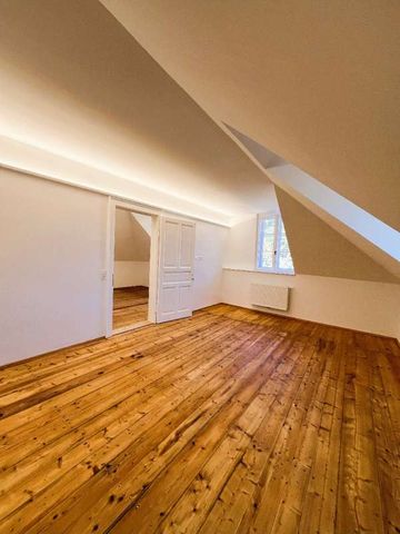 Top-sanierte Dachgeschosswohnung in zentraler Altbaulage - sofort verfügbar - Foto 3