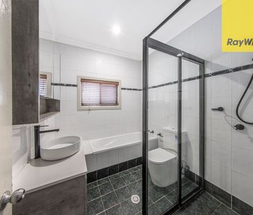 Stunning 3-Bedroom Family Home in Merrylands - Photo 1