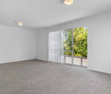 Spacious home in sought after location - Photo 1