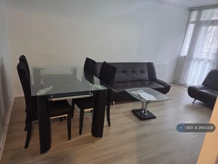 2 bedroom flat to rent - Photo 4