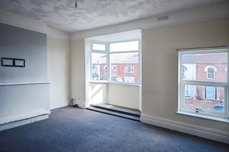 2 bedroom Flat To Let - Photo 2