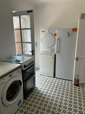 4 bedroom private hall to rent - Photo 5