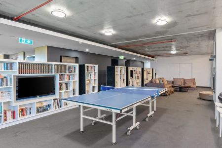 Chic Studio Living in the Heart of Vibrant South Yarra - Photo 2