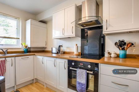 2 bedroom terraced house to rent - Photo 4