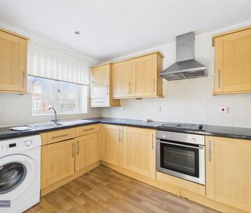 3 bedroom detached house to rent - Photo 5