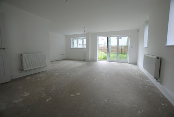 Safety Bay Close, Kent, London - Photo 1