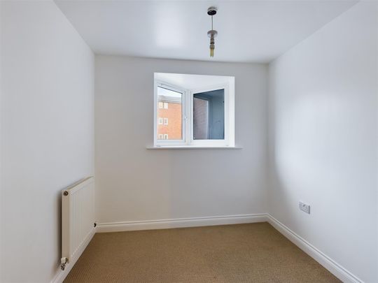 Old Chester Road, Birkenhead, 2 bedroom, Flat - Photo 1