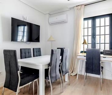 Calle de Oltra, Madrid, Community of Madrid 28028 - Foto 4