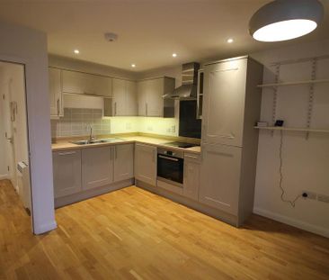 2 bedroom flat to rent - Photo 4