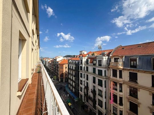 4 room luxury Apartment for rent in Bilbao, Spain - Photo 1