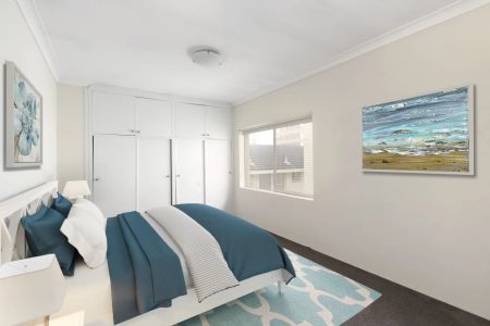 Top-Floor Beachside Apartment in a Peaceful Manly Setting - Photo 2