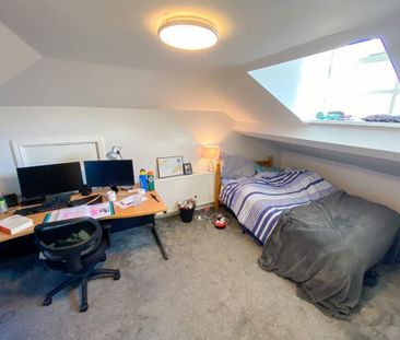 4 bedroom flat to rent - Photo 1