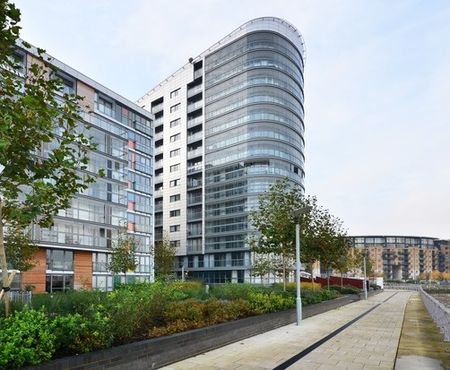 3 Bed Flat, Dowells Street, SE10 - Photo 5