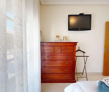 Casa o chalet de alquiler en Avenida Costa Blanca, Los Arenales del... - Photo 5