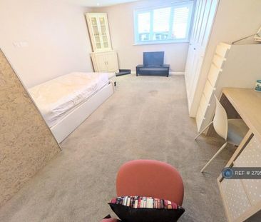 1 bedroom in a house share to rent - Photo 4