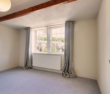 2 Bedroom - Photo 4