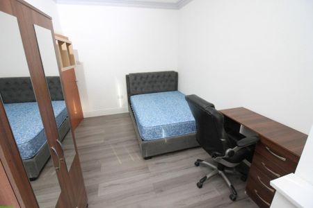 4 bedroom terraced house to rent - Photo 5