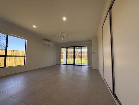 BEAUTIFUL 4 BEDROOM NEW BUILD IN BUSHLAND BEACH - Photo 3