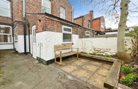 3 bedroom terraced house to rent - Photo 5