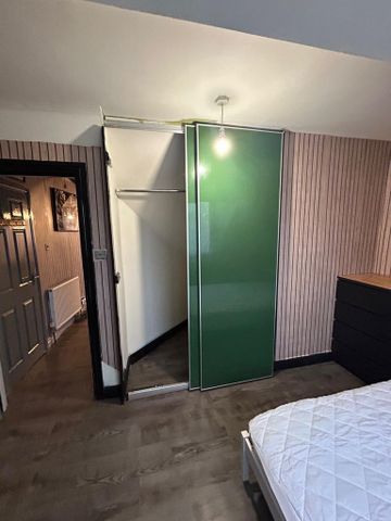 1 bedroom in a house share to rent - Photo 2