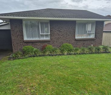 Charming 3BR Home in Churton Park - Photo 5