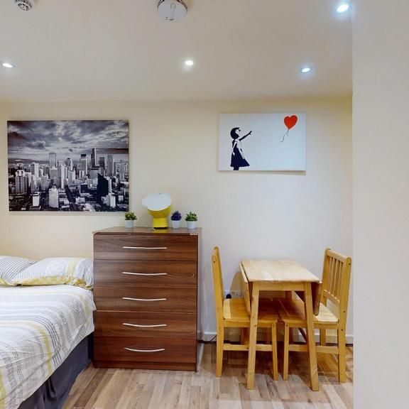 Studio to rent - Photo 1