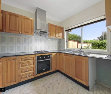 MGM MARTIN - AIR CONDITIONED THREE BEDROOM PRIVATE TOWN HOUSE - Photo 4