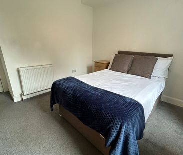 3 bedroom apartment to rent - Photo 3