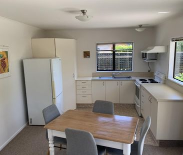 Spacious cottage in handy yet quiet spot close to town - Photo 5
