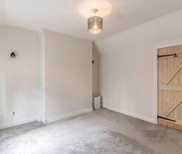 2 bedroom end of terrace house to rent - Photo 6