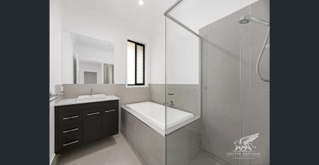 Magnificent 5-Bedroom Home! Multiple Living Areas, Study Nook, Air-Con! - Photo 2