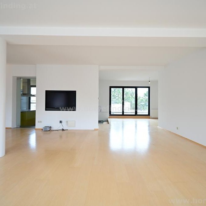 wunderschöne Terrassen: Dachgeschoßwohnung beim nahe Bischof Faber Platz I befristet - Photo 1