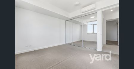 Secure, Modern and Light Apartment! - Photo 3